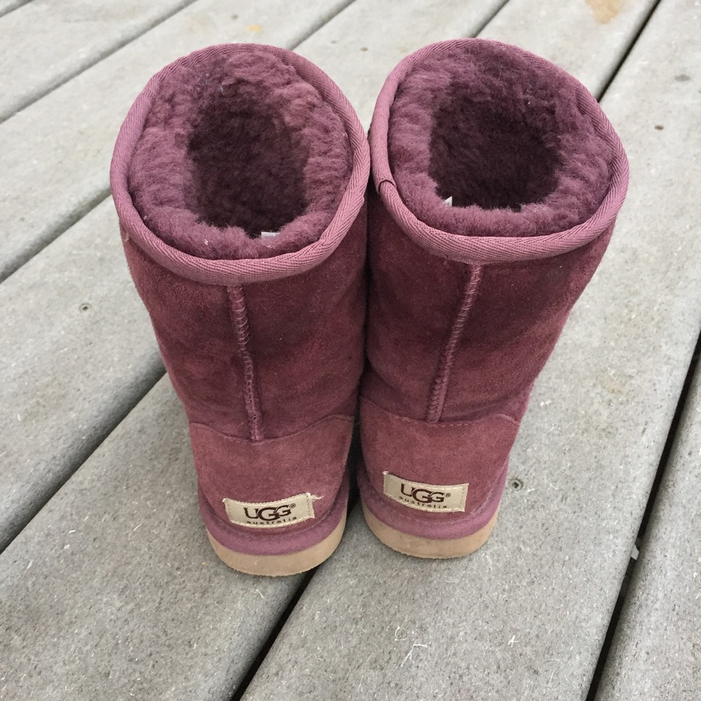 Uggs Classic Short Boot - Picture 3 of 6